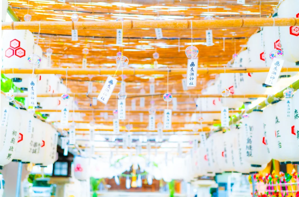 神社の風鈴の写真